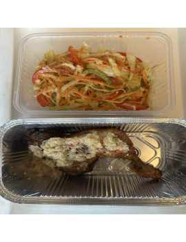 Salade Pikliz & Cuisse de Poulet Grillée – Saveurs Antillaises Authentiques