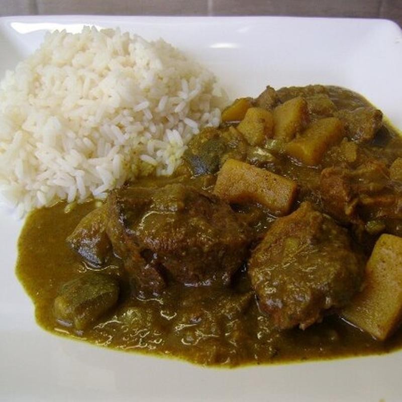 COLOMBO DE CABRI (accompagnement riz blanc  & lentilles ou haricots rouge)